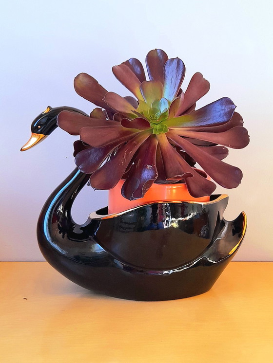 Image 1 of Vaso da fiori in terracotta a forma di cigno del 1960