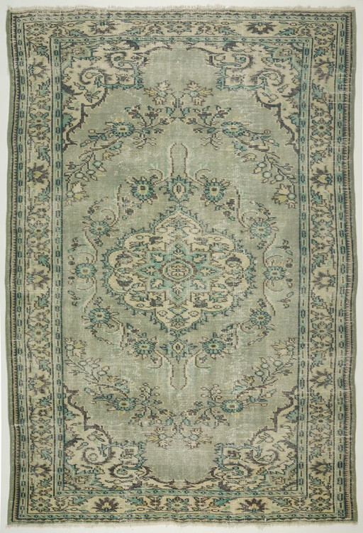 Tappeto turco vintage 287x193 cm – Grande tappeto in lana annodato a mano con motivo floreale verde tenue