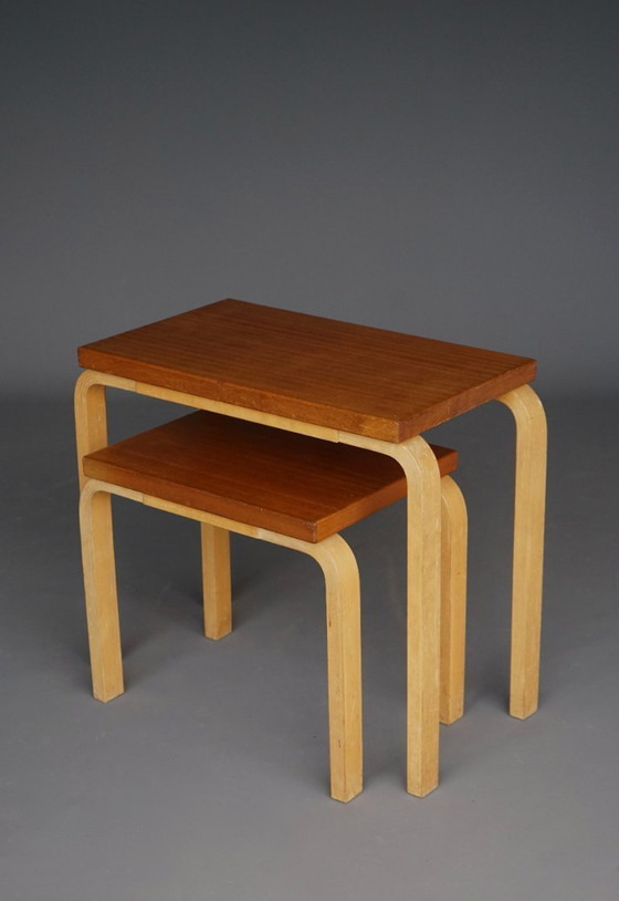 Image 1 of Mesas nido modelo 88 atribuidas a Alvar Aalto para Artek, años 60, lote de 2