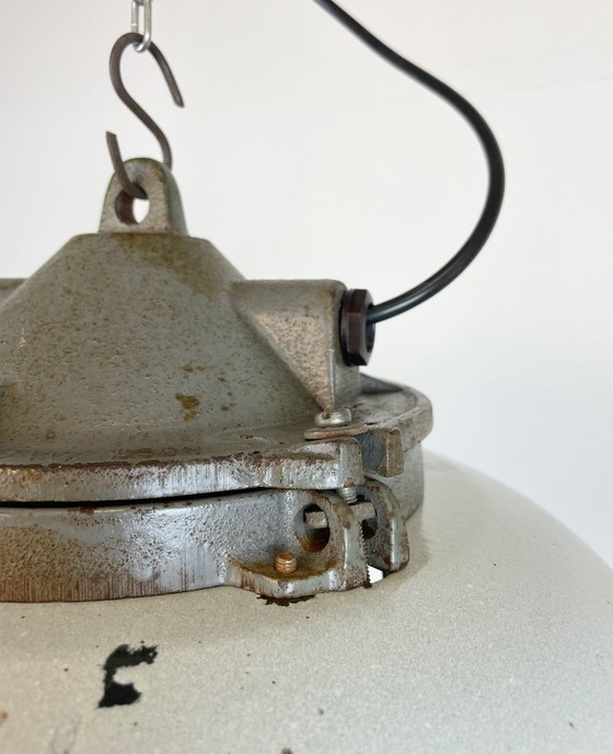 Image 1 of Suspension industrielle en fonte émaillée grise de Zaos, années 1960
