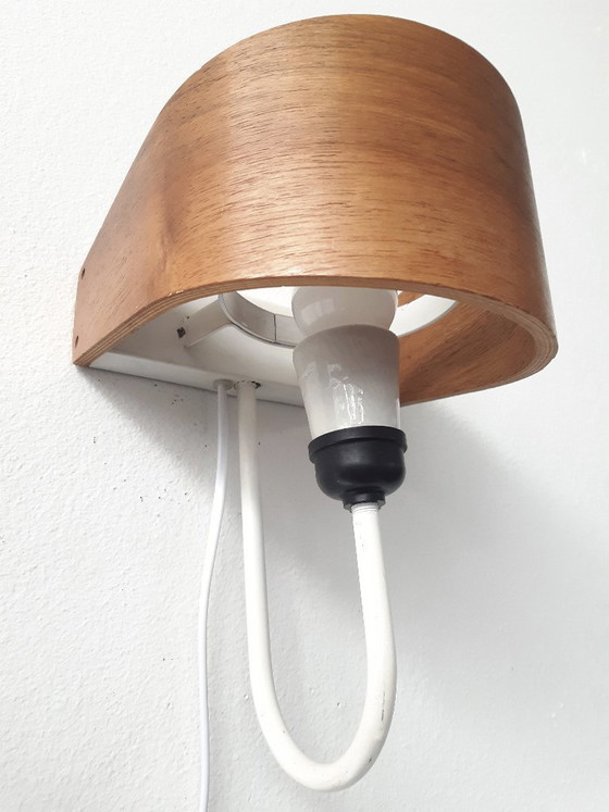 Image 1 of 1 van 2 Louis Kalff wandlampen, NX40 Philips wandlamp, matglazen mcm wandlamp