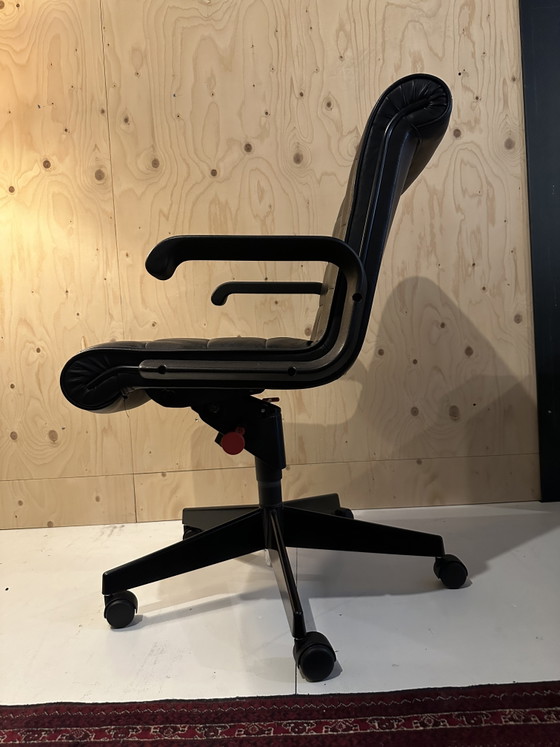 Image 1 of Walter Knoll. Fauteuil de direction conçu par Richard Sapper.