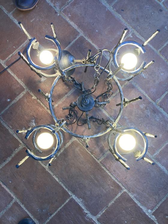 Image 1 of Imponente lampadario in stile brutalista, ispirato a Marcello Fantoni, risalente agli anni '60.