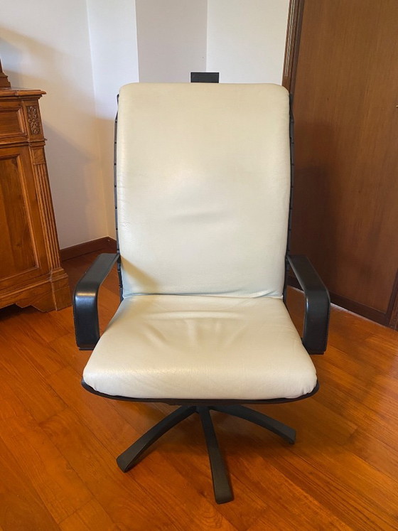 Image 1 of Poltrona Frau Antropovarius Lounge Chair + Ottoman - Ontwerp F.A. Porsche
