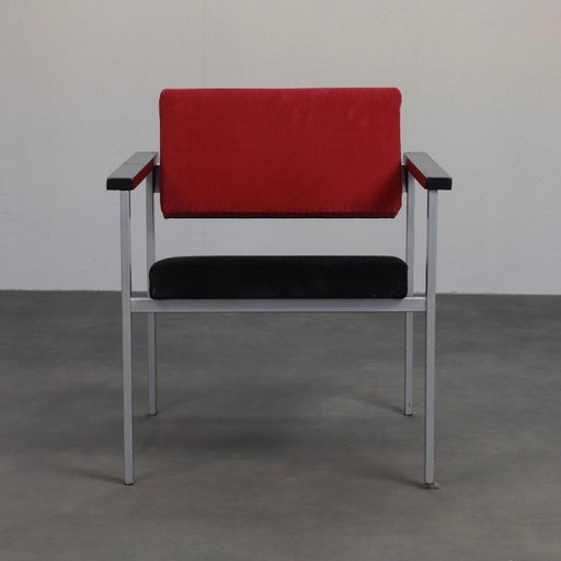 Nederlandse minimalistische fauteuil, jaren 60 – Textile (photo 2 of 8)