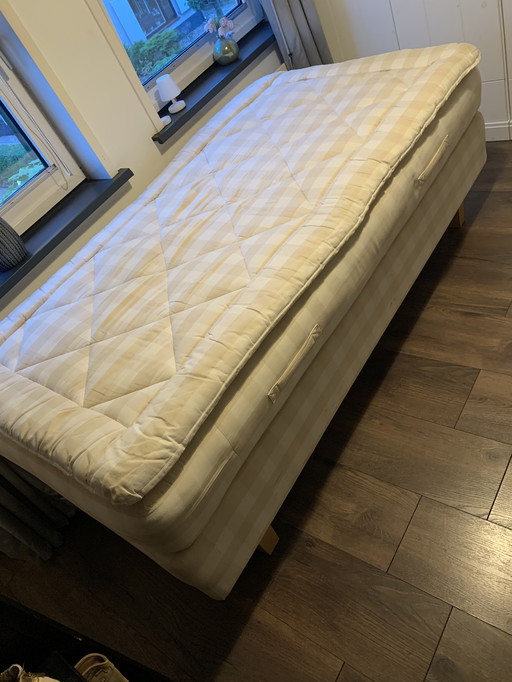 Hästens single bed