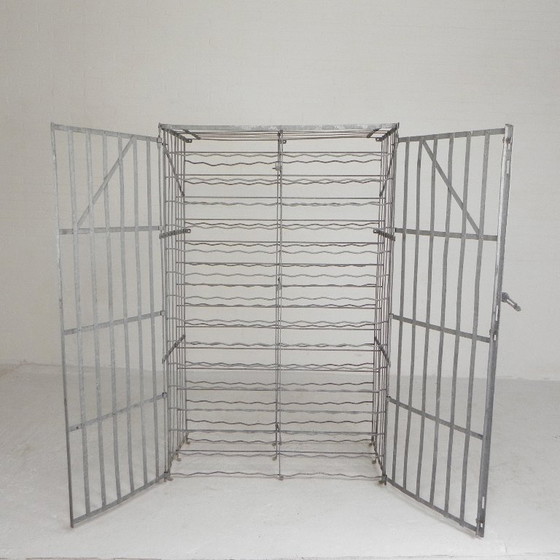 Image 1 of Casier à vin rigide Steel Fer pour 300 bouteilles, années 1950