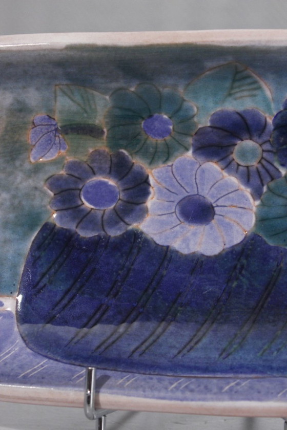 Image 1 of Robert & Jean Cloutier - Plato con decoración floral, Francia, mediados del siglo XX.