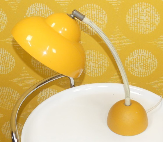 Image 1 of TEMDE Tipo 21 Lampada da tavolo anni '60 Lampada da tavolo gialla a collo di cigno