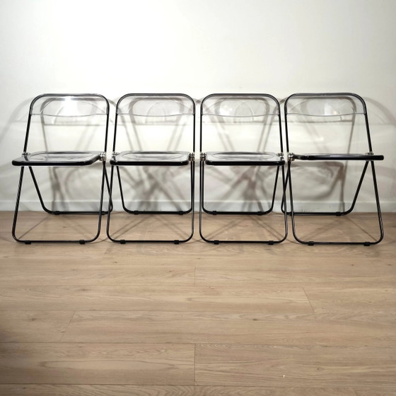 Lot de 4 chaises Plia de Giancarlo Piretti – Anonima Castelli – Chaises pliantes, Plexiglass, Metal (photo 2 of 12)