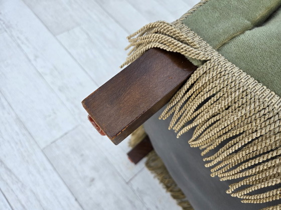 Image 1 of Canapé danois 2 places des années 1960, velours vert clair, bois de frêne