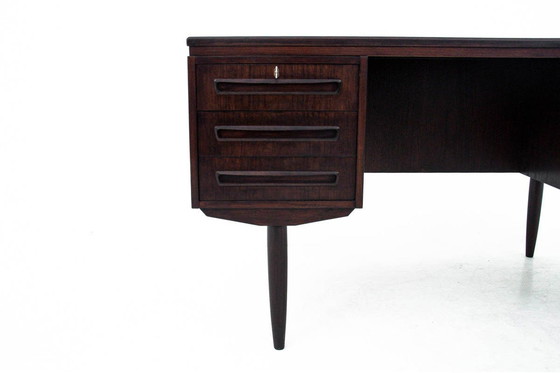 Image 1 of Bureau en teck, design danois, années 1960.