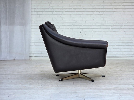 Image 1 of Deense draaibare fauteuil uit de jaren 60 van Aage Christensen, meubelleder.