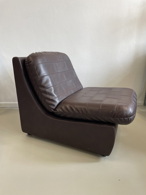 Fauteuil en cuir marron style années 50