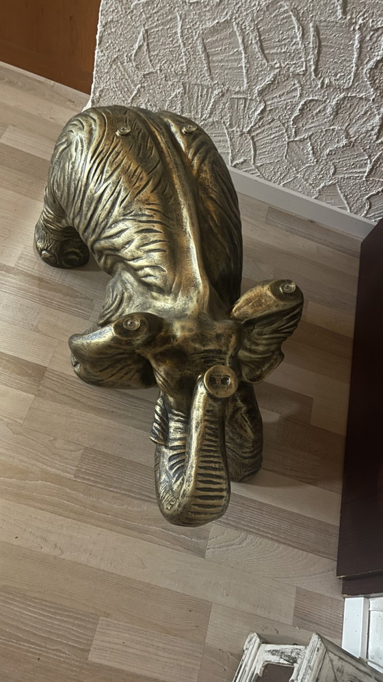 Image 1 of Table design exclusive en forme d'éléphant avec plateau en verre de sécurité épais – style Hollywood Regency
