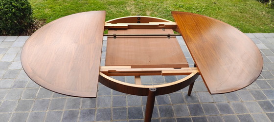 Vintage Extendable Dining Table – Wood (photo 4 of 5)