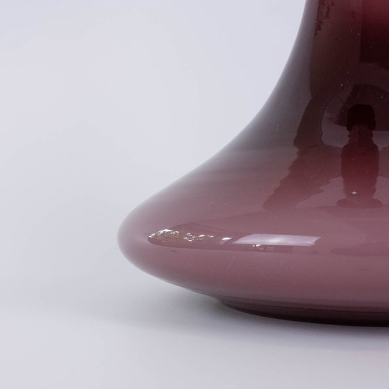 Image 1 of Lampe de table portugaise en verre opalin améthyste des années 1960