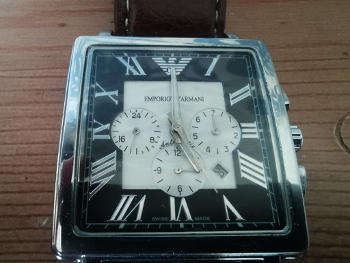 Montre chronographe Emporio Armani AR0186 - Élégante et classique ⌚