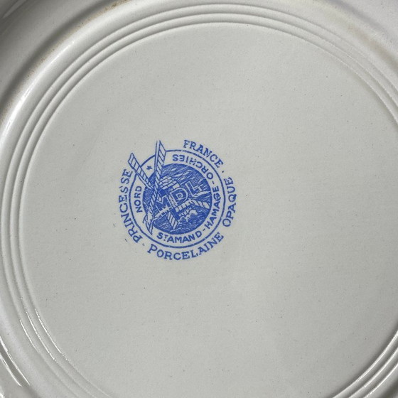 Image 1 of 6 piatti da portata antichi in terracotta blu con decorazioni floreali e dorate, Saint Amand Hamage Orchies