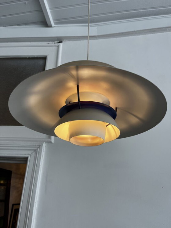 PH 5 Hanging Lamp – Poul Henningsen For Louis Poulsen – Pendant lamps, Aluminium (photo 6 of 17)