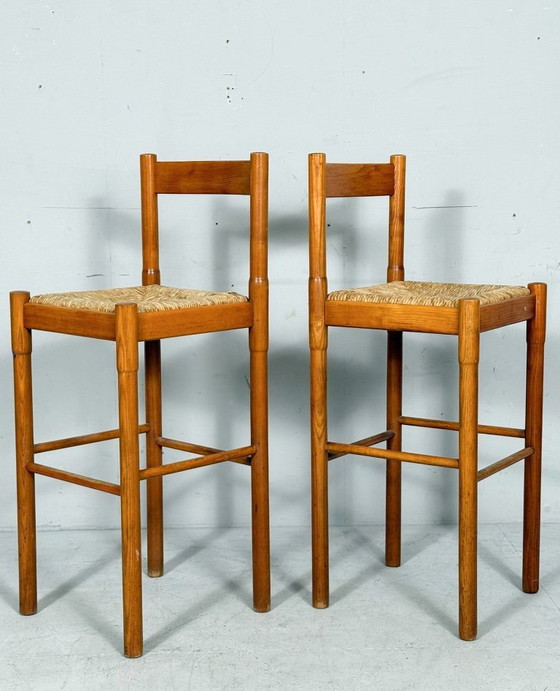 Image 1 of Juego de 2 taburetes/taburetes de bar, modelo 'Carimate' de Vico Magistretti, pino, tejido de junco, década de 1960, Italia