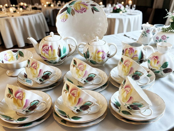 Image 1 of Lomonossow – Porzellan-Teeservice mit handbemalten Rosen