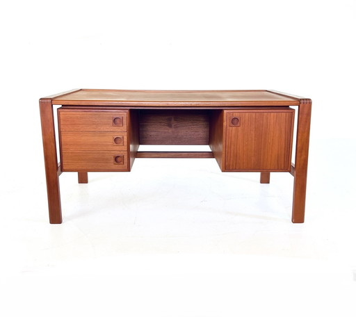 Vintage Freestanding Desk, H.P. Hansen '70