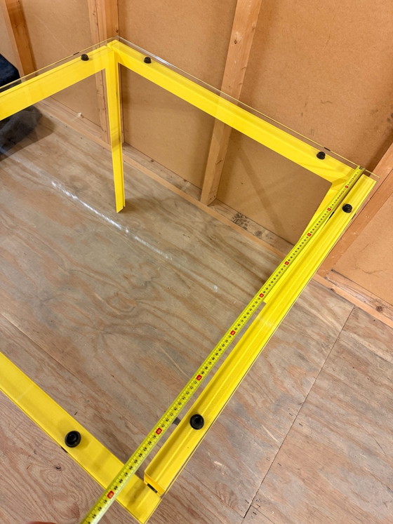 Functionals WT Table | 90 x 90 x 74 cm | jaune zinc / verre, Tables de salle à manger, Métal (photo 6 sur 6)