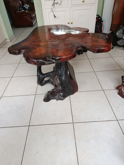 Tavolino unico con bordo naturale / tavolino da caffè organico – rovere massello (49/60 caratteri)