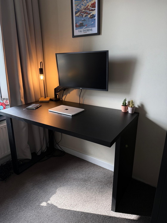 Image 1 of Escritorio negro - Excelente estado