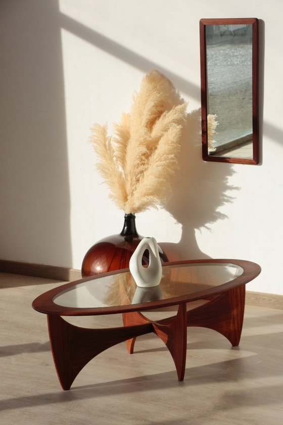 Image 1 of Table basse ovale - Modèle Astro - G Plan - N°2