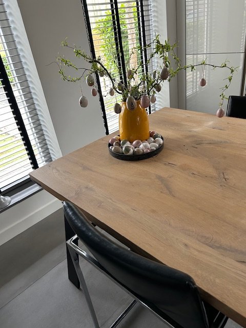 6 Arco Frame Stühle Schwarzes Leder mit Armlehnen und Eichenholz Tisch 280 x 100