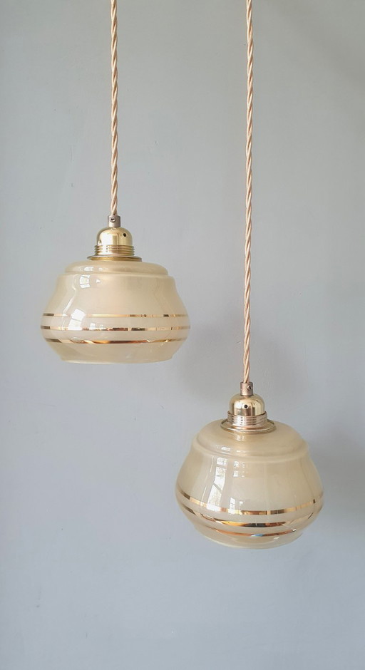 Set di lampade a sospensione vintage francesi in vetro con decorazioni dorate