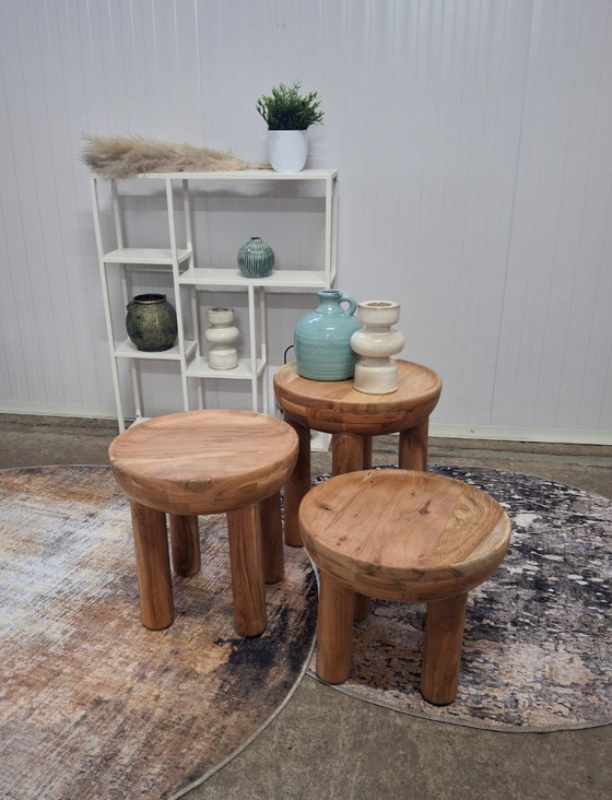 Image 1 of Set di 3 tavolini da caffè in legno massello di acacia, nuovi