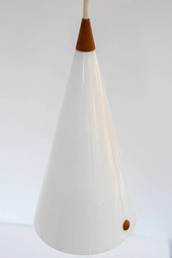 Image 1 of Applique murale suédoise en teck, style milieu du siècle, conçue par Uno et Östen Kristiansson pour Luxus, années 1960
