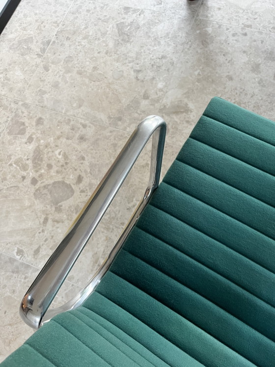 6x Vitra Eames EA108 (ensemble) – Chaises de réunion, Textile, Aluminium (photo 3 of 6)