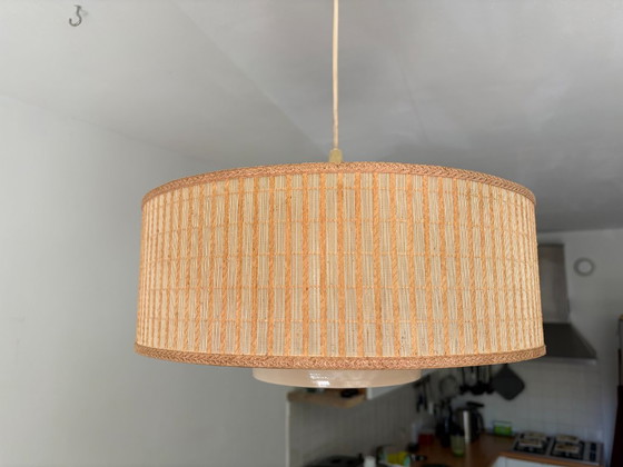 Suspension Philips vintage milieu du siècle avec abat-jour en fibres naturelles tissées – Plastic, Textile (photo 12 of 15)