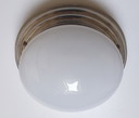 Lámpara de techo estilo Art Déco con cristal opalino.