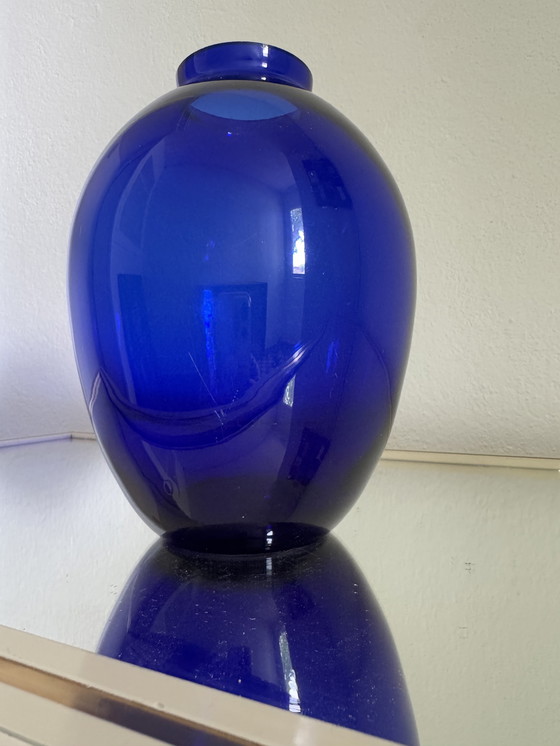 Image 1 of Jarrón Art Decó de vidrio soplado cobalto