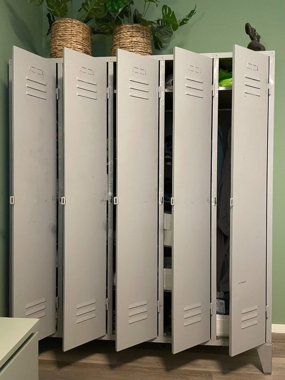Image 1 of Lockerkast