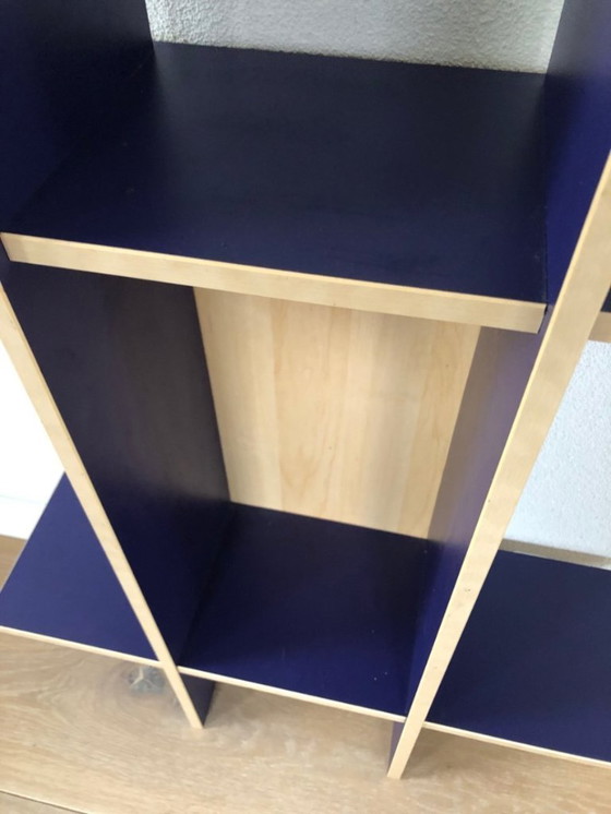 Image 1 of Wandrek / Boekenrek blauw hout