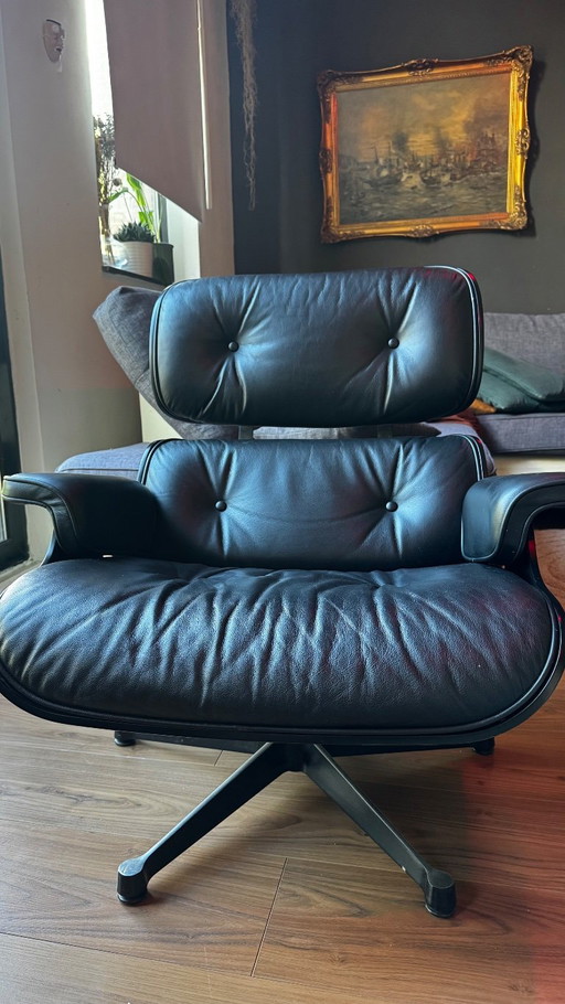 Vitra Charles Eames Lounge Chair + Ottoman Zwart Black Ash – fauteuils, Leather, Metal (photo 2 of 15)
