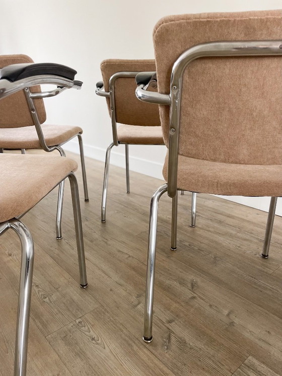 Image 1 of Ensemble de 4 chaises vintage à structure tubulaire | retapissées | avec accoudoirs