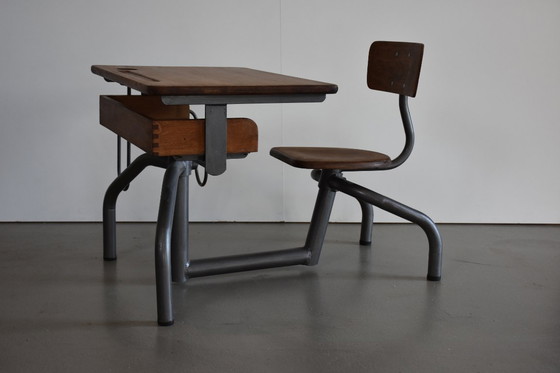 Image 1 of Pupitre d'écolier original français, design des années 1930, style industriel vintage