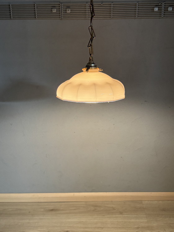 Image 1 of Lampada a sospensione antica Art Déco: vetro elegante e atmosfera senza tempo