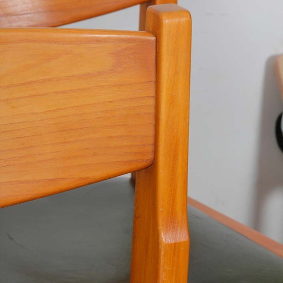 Image 1 of Set van 6 massief iepenhouten en lederen stoelen van Self, 1980.