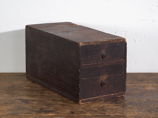 Petite commode japonaise laquée ancienne à deux tiroirs – Japon, circa 1910 – ladekasten, Iron