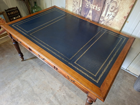 Image 1 of Scrittoio classico inglese, scrivania partner, bifacciale con leggeri segni d'uso dovuti all'età, dimensioni 160x90cm e altezza 