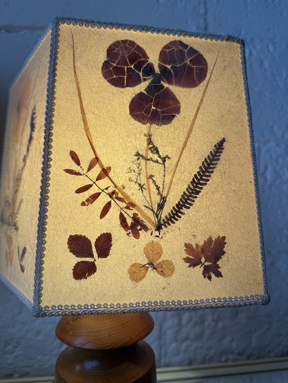 Image 1 of Gedrechselte Holzlampe mit Herbarium-Lampenschirm, 1970er Jahre