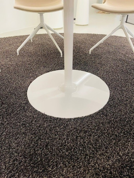 Image 1 of Mesa Dizzie con 6 sillas Catifa - marca Arper